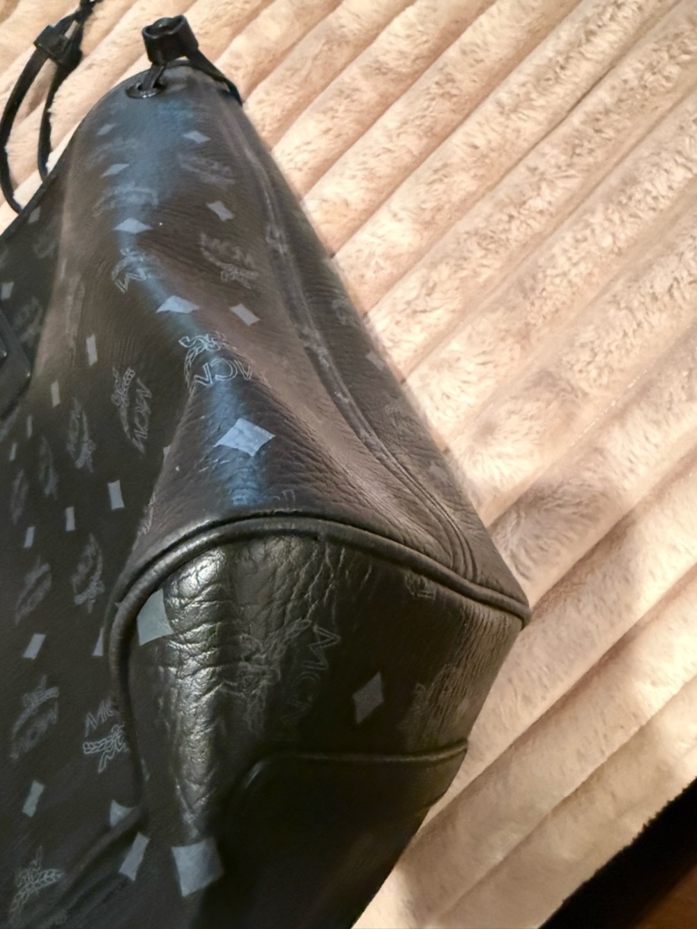 MCM Black Monogram Reversible Leather Tote - Picture 5 of 9
